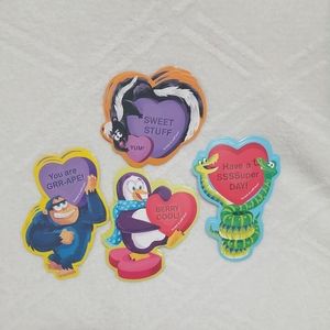 Peaceable Kingdom Valentine's day Cards- scratch & Sniff / pencil slit 28cards